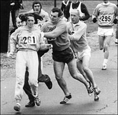 Kathrine Switzer az 1967-es maraton közben